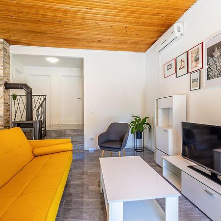 Holiday House Kai With Private Pool Pinezići 외부 사진